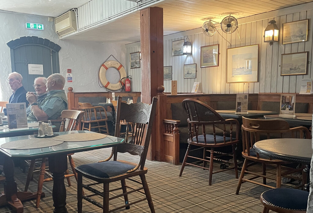 Front-Bar-restaurant